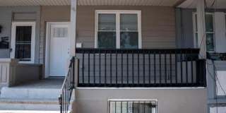 Large 3 bedroom with powder room on 1st fl Gallery 1
