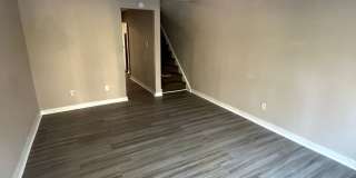 2-Bedroom Townhome in Brookhaven! Gallery 3