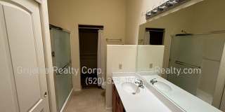 Beautiful 2 BD 2 BA House in the Springs in Green Valley - GVR Included! Gallery 10