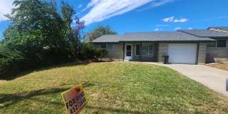 48th Ave 3br 2ba w/garage Gallery 1