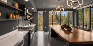 The Spoke Gallery 14