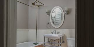 2/2 Large house on Jackson st Gallery 16