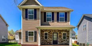 Welcome to 104 Fallberry Street – A Beautiful Home in The Preserve at Oak Ridge Gallery 1