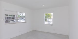 913 NE 2nd St Gallery 17