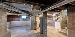 Newly Renovated 4 bedroom house Gallery 11