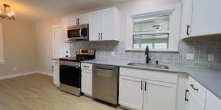 Newly Remodeled 4 Bedroom/1 Bathroom Home Gallery 7