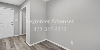 Cozy 2 Bedroom Duplex with Fireplace & Spacious Backyard! Gallery 11