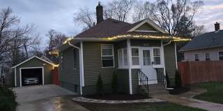 Charming 3BR House in Elgin Gallery 1