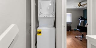 Desirable location! Move-In Ready! Gallery 23