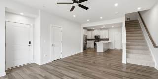 Modern 2BR/2.5BA Townhome in Ashburn Gallery 4