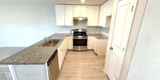 *MOVE IN SPECIAL* Comfortable Living with Open Kitchen & Fenced Yard! Gallery 4