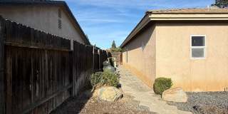 Elegant 3-Bedroom Home in Seven Oaks Gallery 37