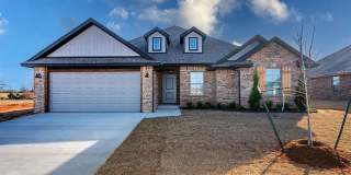 Welcoming New 4-Bed Home - Pet Friendly Gallery 1