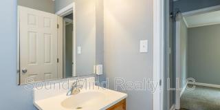 1729 Dallas Street Gallery 20