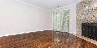 Huntington Square Gallery 25