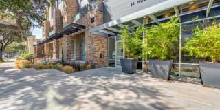 The Hudson Gallery 9
