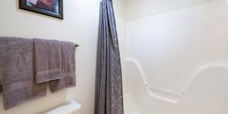 Smoky Crossing Apartment Homes Gallery 48