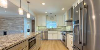Resort Style 3Bed/3Bath in Northridge! Gallery 15