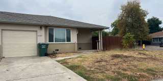 Nice 2bd/1ba Carmichael Duplex with 1 Car Garage Gallery 1