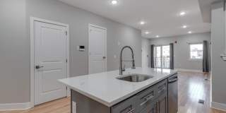 2113 W MASTER STREET Gallery 8