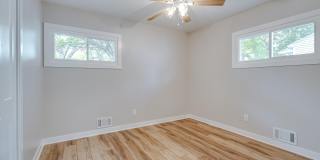 1334 Miller Avenue Gallery 22