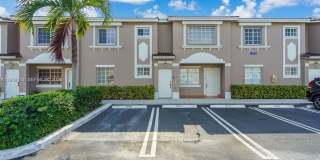 7271 NW 174th Ter Gallery 1