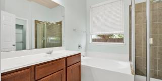 Beautiful 3 bedroom townhome available for rent for ASAP move in!!!! Medical Center Area!!! Beautiful 3 bedroom townhome available for rent for ASAP move in!!!! Medical Center Area!!! Gallery 10