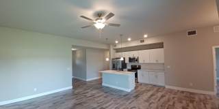 Coming Soon!   4/2 Single Family Home Gallery 9