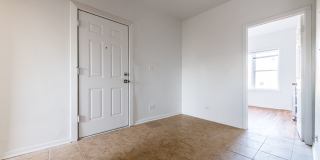 400-02 S Kilbourn Ave Gallery 8