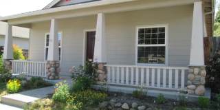 Charming Craftsman 3 Bedroom 2 Bath home in Located in Friendly Central Point Gallery 1