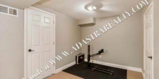 2715 Holmes Street Gallery 27