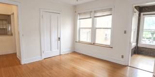 5045-51 N. Damen Gallery 7