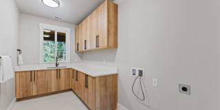 Luxury Bellevue Estate in Prestigious Bridle Trails For Rent Gallery 34