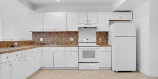 2417 Pierce Street -, Hollywood, FL 33020 2417 Pierce Street -, Hollywood, FL 33020 Gallery 6