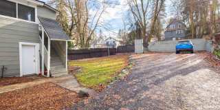 8th 370 E AVE Gallery 18