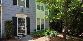 2507 Queen Anne Court Gallery 1