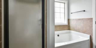 Pet Friendly Three Bedroom with Bonus! Gallery 12