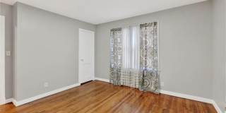 2329 Reynolds Street Gallery 11