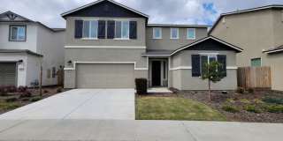 5 bedroom 3 bathroom home in gated community! Gallery 1