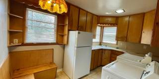 Spacious 8 Bedroom across from UNC - PRE-LEASING FOR MAY Gallery 6