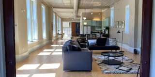 Enormous Upper Floor Unit in Heart of Downtown MKE Gallery 11