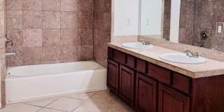 3 Bedroom 2 Bath Penthouse condo in Van Nuys Gallery 10