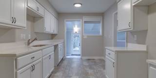 Beautifully Renovated 3BR/2B Home in Great Location!! Gallery 17