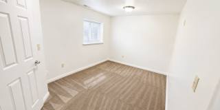 Spacious 5-Bedroom Sandy Home with Large Fenced Yard Spacious 5-Bedroom Sandy Home with Large Fenced Yard Gallery 32