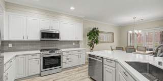 Stunning upgraded Solera At Anthem Home with Spa in back yard! Gallery 14