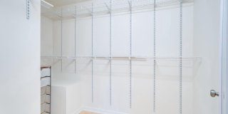 7046 FALLS REACH Drive Gallery 21