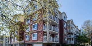 Top Floor 2bed/1.25bath Condo w/Secure Parking Gallery 1