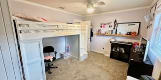 Nice 3 Bedroom (+Bonus Room) Home For Rent - Includes Weekly Pool & Monthly Cleaning Services! Gallery 43