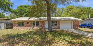 All Brick Home & Large Yard in Niceville! Gallery 11