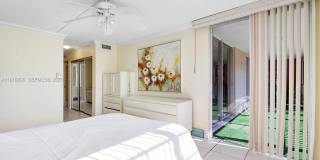 1700 NE 191st St Gallery 21